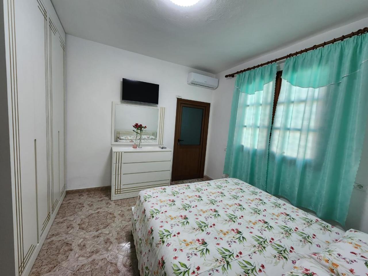 Private Room On A Shared Apartament Near Durres Beach Экстерьер фото